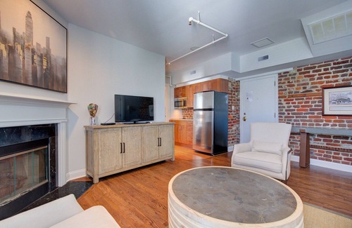 Charleston Historic District Condo | Manhattan Suite-Where Luxury and Location Meet/In The Heart of Historic Chas.