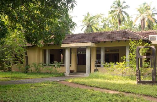 Akkaraipattu House | Mannankulam Villa