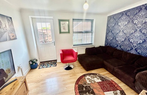 Sittingbourne House | Mannys Apartment - Nice & Cozy 4Bed Flagship Lodge