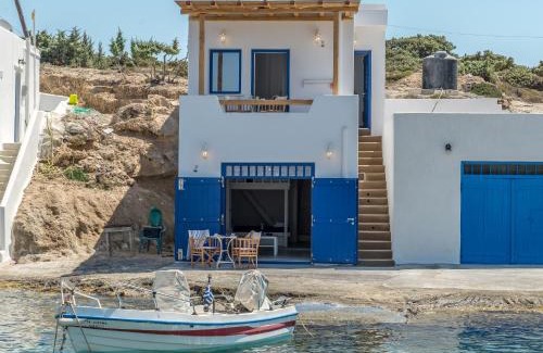 Milos House | Manolis And Filio Home -By The Sea