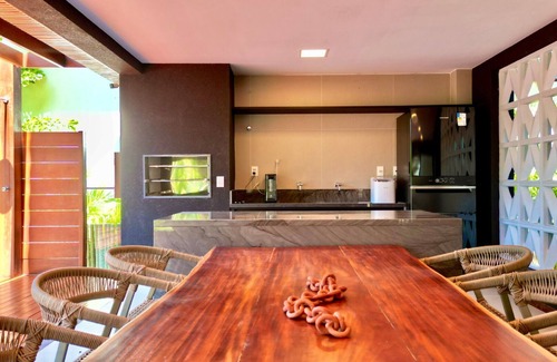 Mata de Sao Joao House | Mansão 6 Suítes Perto da Praia no Condomínio Enseada do Castelo Praia do Forte