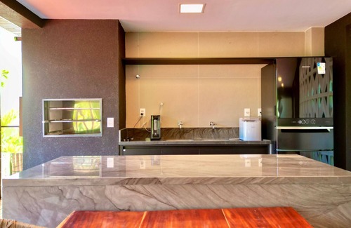 Mata de Sao Joao House | Mansão 6 Suítes Perto da Praia no Condomínio Enseada do Castelo Praia do Forte