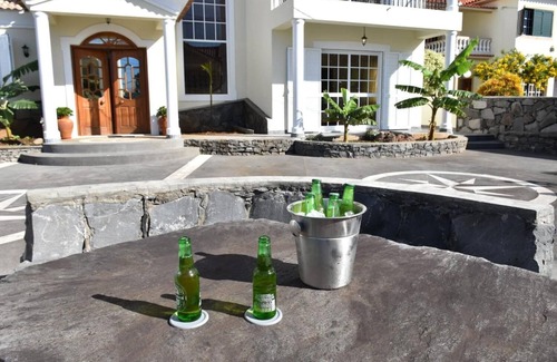 Prazeres House | Mansion Almond - Sea, sun and a charming refuge!