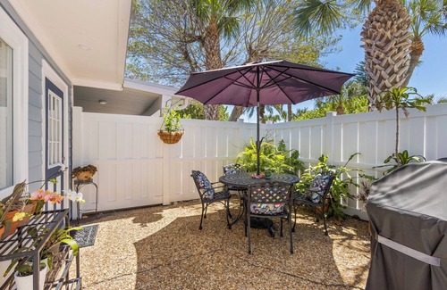 Longbeach Village Apartment | Maple Apartment in Longboat Key by RVA