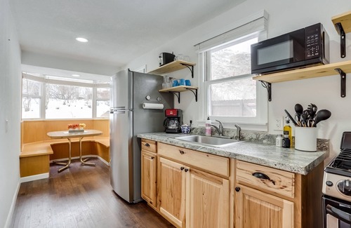 Lyons Cabin | Maple Cabin-RMNP*Pet Friendly*Winter Getaway!