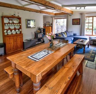 Hogsback Ski Chalet | Maple Grove