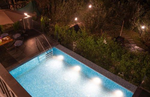 Sidhpur Villa | Maple house Hillside 3-BHK Without Pvt Pool & Open Pizzeria