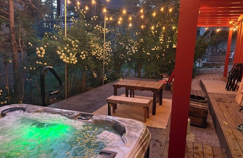 Big Bear Lake Cabin | Mapleleaf Manor - new Spa, next to Holloway's Marina
