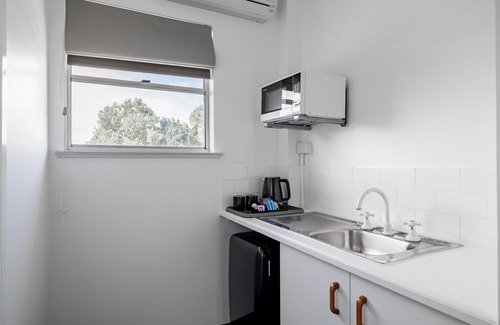 Emerald Hotel | Maraboon Motor Inn