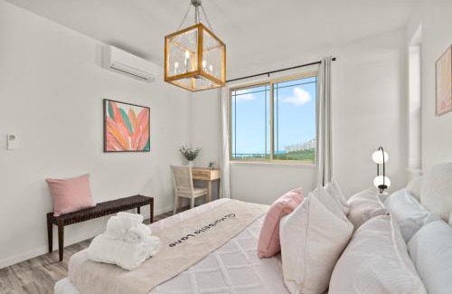 Makaha Valley House | @ Marbella Lane - 3BR w/amazing MT & Ocean Vistas