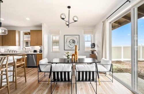 Makaha Valley House | @ Marbella Lane - Mesmerizing Ocean + MT Views