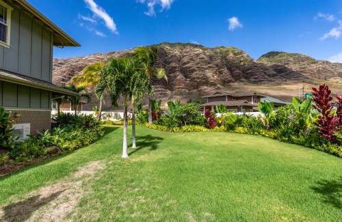 Makaha Valley House | @Marbella Lane-Pōmaika'i LoveNest Ocean+MT View