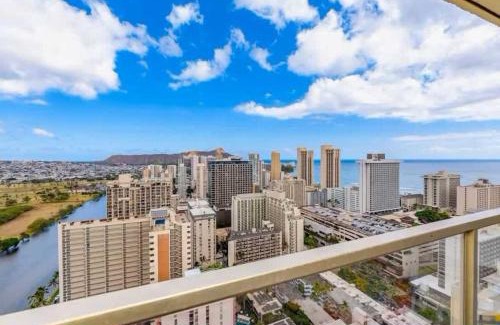 Waikiki Apartment | # Marbella Lane - Refreshing Oceanfront Seascape