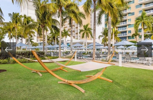 Marco Island Hotel | Marco Crystal Shores Beachfront Resort, Luxury