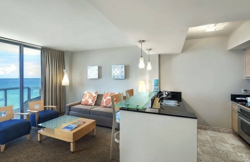 Sunny Isles Beach Hotel | Marenas Ocean View Apartment