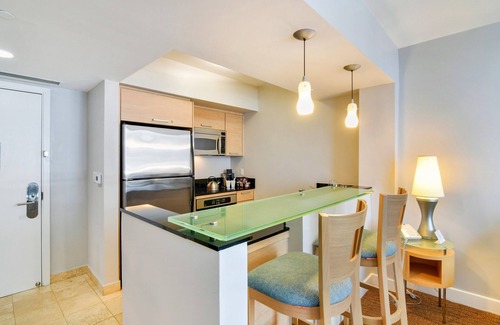 Sunny Isles Beach Hotel | Marenas Ocean View 1 Bedroom Apartment