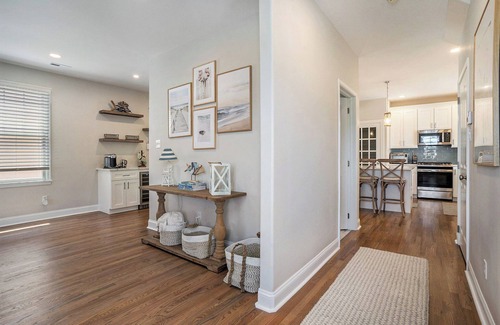 Margate City House | Margate Beauty! Walk to Everything - Beach, Shops, MiniGolf, Restaurants!