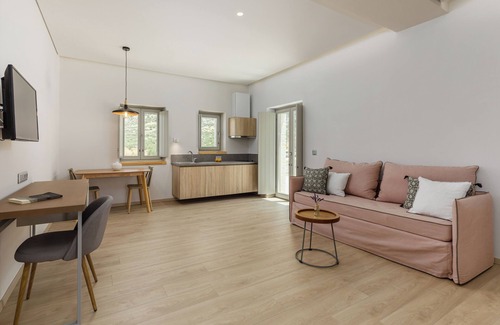 Omales Hotel | Margazi Hotel