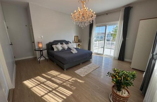Chum Het House | Margos Homestay 15mins to MotoGP