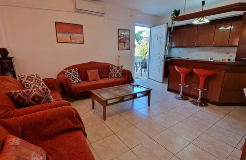 Pigianos Kampos Apartment | Maria's family house
