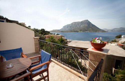 Kamari Apartment | Maria's Studios