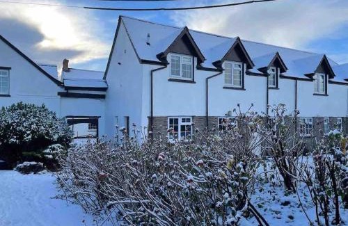 Ilfracombe House | Marigold Cottage