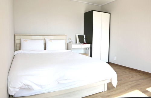 Gujwa House | MariGold