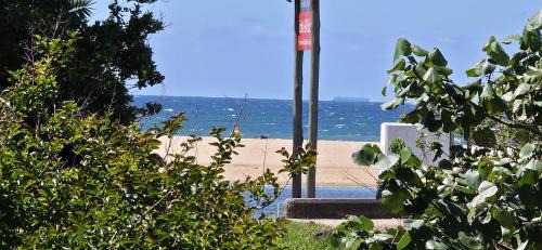 Ramsgate Beach Apartment | Marine Glen 6 - 6 Sleeper - Next to Ramsgate Famous Waffle House!