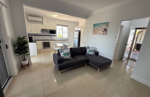 Port Vincent Apartment | Marine Parade Holiday Unit 1- 3 bedroom downstairs unit - Off Peak Special!