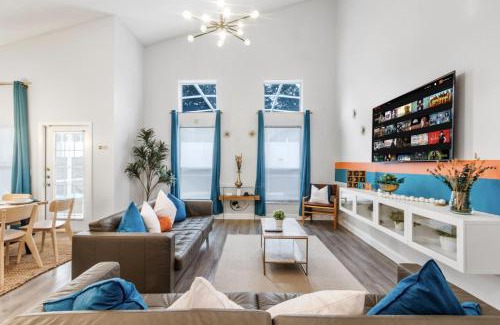 Lake Davenport Estates House | Mario Manor Heated Pool King Bed Game Room Near Disney