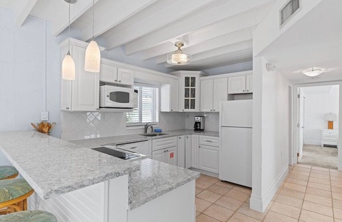 Little Venice House | Marlin Manor~ Waterfront Home 2min to Open Ocean!