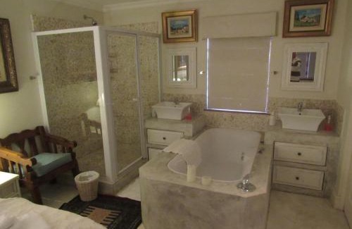 Paternoster Ski Chalet | Marlyn and Dolfyn Self Catering