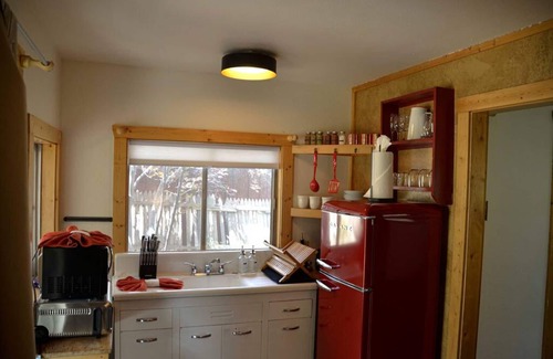 Drake Cabin | Marmot Mini Cabin (Unit 7) at The Woolly Bugger Inn