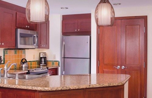 Ko Olina Condo | Marriott Ko Olina Beach Club - On The Beach- Family Friendly - Mountain View