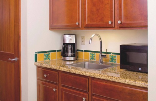 Ko Olina Condo | Marriott Ko Olina Beach Club - On The Beach- Family Friendly - Mountain View