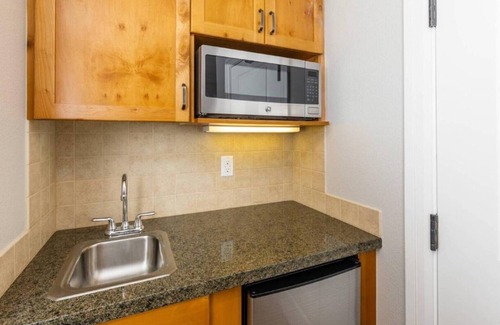 South Lake Tahoe Resort | Marriott's Timber Lodge Studio