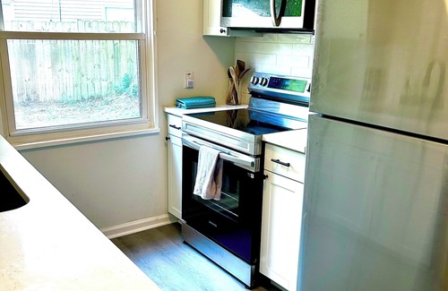 North Charleston Cottage | marsh front oasis-3 bedroom renovated cottage on the marsh. Centralized location