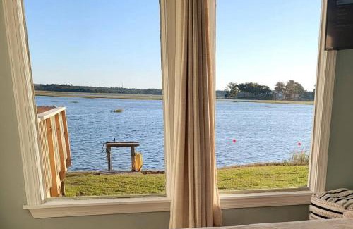 Cedar Point House | Marsh House, HOT TUB, Waterfront, KING bed, Close to Lejeune,