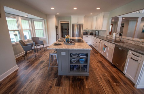 Old Town Bluffton House | Marsh views on a quaint Lowcountry Street! Less than a mile to Downtown Bluffton