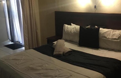 Moses Kotane Bed & Breakfast | Marys BnB