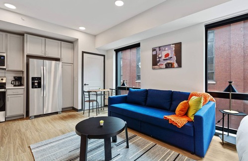 Lockerbie Square Apartment | Mass w parking lounge & roof deck #15 | Cozysuites