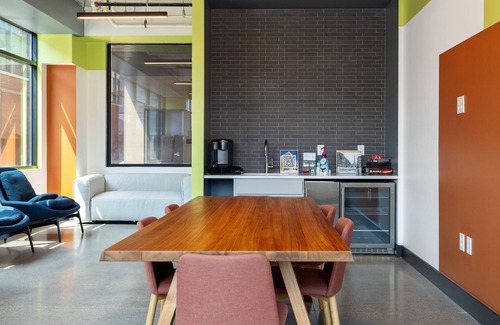 Lockerbie Square Apartment | Mass w parking lounge & roof deck #15 | Cozysuites