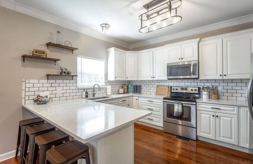 Northside House | Massive home/Downtown/Garage/Fenced in yard