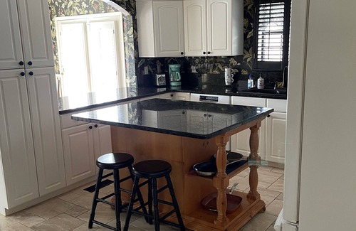 Bluffton House | Master suite with private deck in a beautiful house between Savannah & HHI