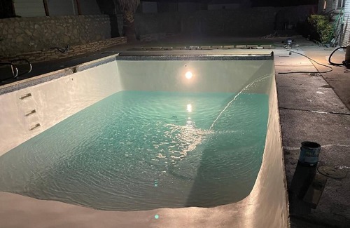 Biggs Field House | Master suite with pool