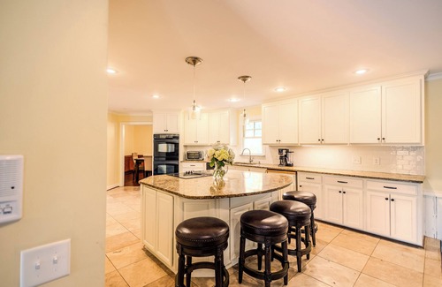 Evans House | MASTERS RENTAL RETREAT - Spacious Tuscan Style Villa. Pool, Billiards, Golf, +