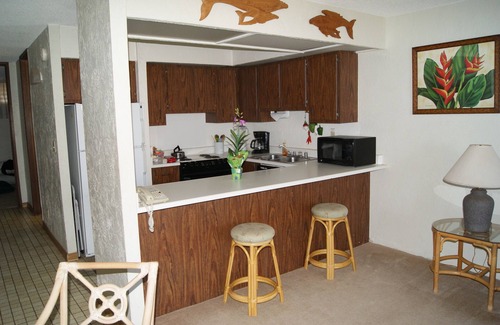 Honokowai Resort | Maui 3rd Floor Ocean & Pool View 1 Bedroom Condo at the Papakea Resort