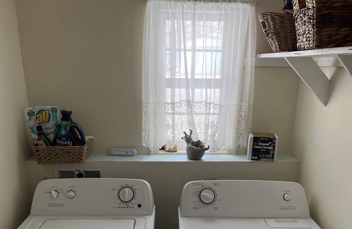 Willow Springs House | Maui and Me Twin Bed