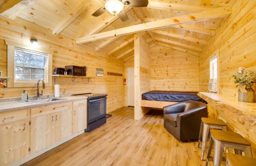 Mauston Apartment | Mauston Studio Cabin about 15 Mi to Wisconsin Dells!