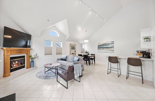 Half Moon Bay House | Mavericks Penthouse – Downtown Luxury on Main Street, Half Moon Bay